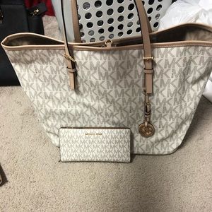 Michael Kors tote